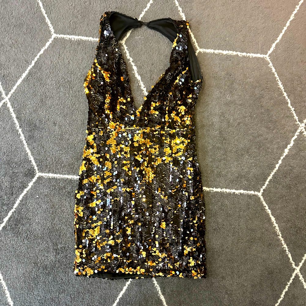 Xtaren Black and Gold Sequin Backless Dress